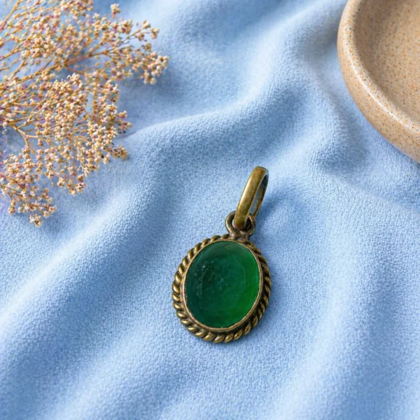 Hara Hakeek Gemstone Locket